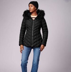 Bernardo Warm Fitted Puffy Jacket